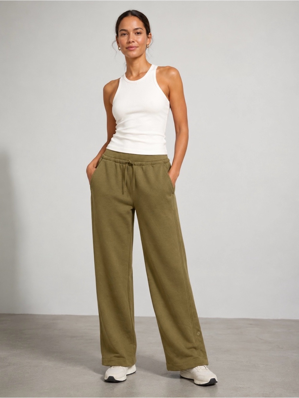 Athleta Women’s Wide Leg Pants Size L Tan Khaki Drawstring Pull On Travel